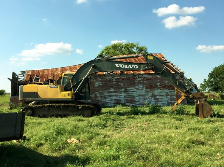 Rick Hasdorf Barn Demoliton Edna, TX (1024x911)